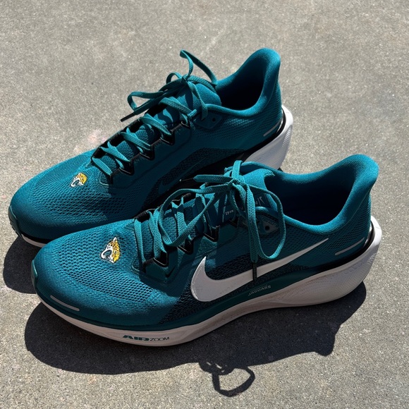 Nike NFL Jaguars Teal Sneakers with White Logo - Picture 1 of 4